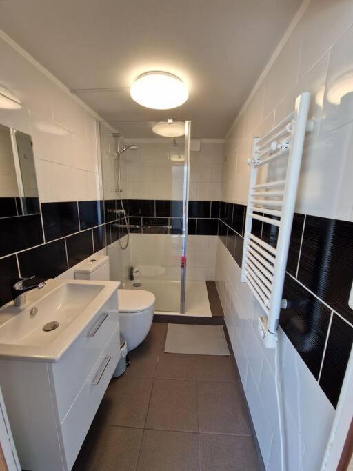 Appartement 2 Pieces Renove Avec Acces Piscine Peymeinade Exterior foto